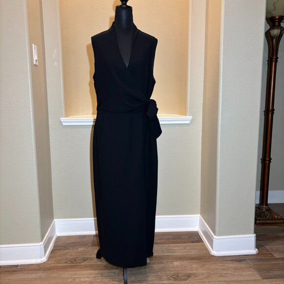 Jones Wear Dresses & Skirts - 🍀Jones Wear Classic Sleeveless V-Neck Asymmetrical Black Dress